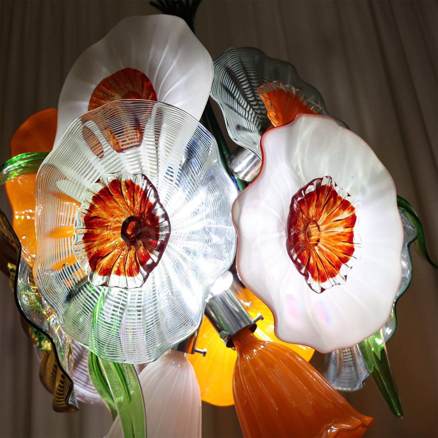 Specail design Inspired by flowers in nature hand made blown glass flower chandelier decoration for dining room, bed room, living room, Entrance