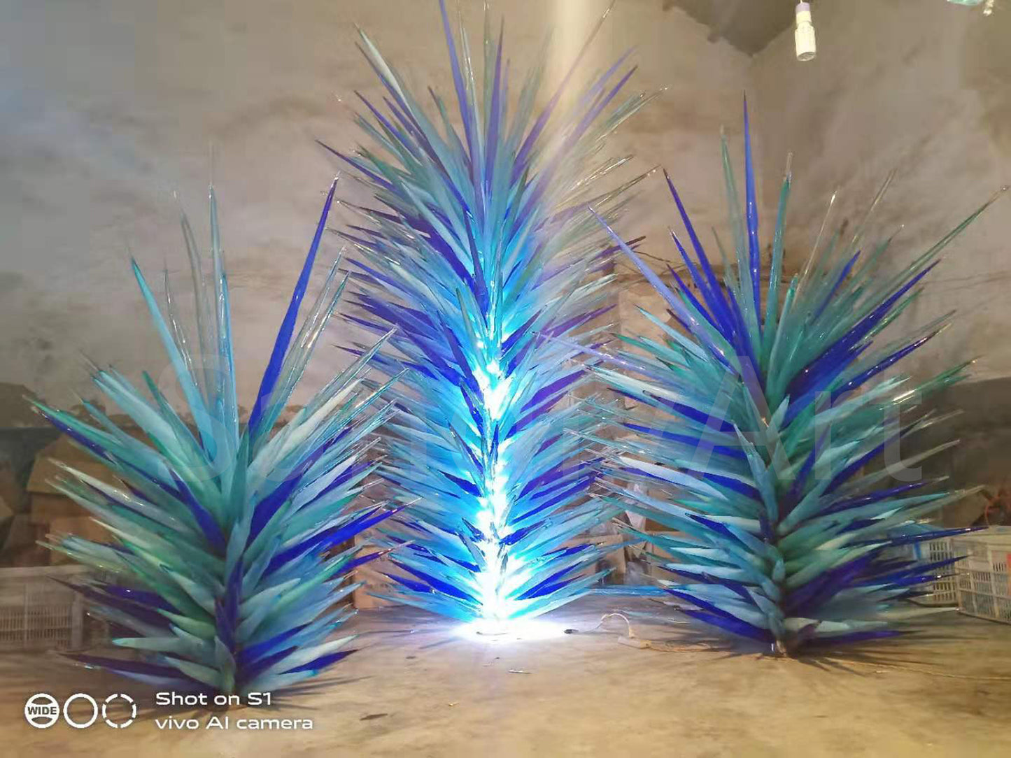 Hand made icicle shape glass sculpture chihuly style art glass for garden decoration