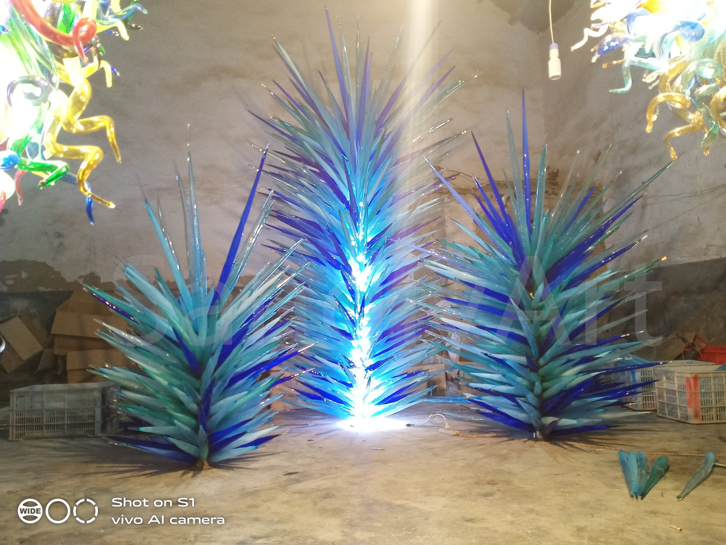 Hand made icicle shape glass sculpture chihuly style art glass for garden decoration