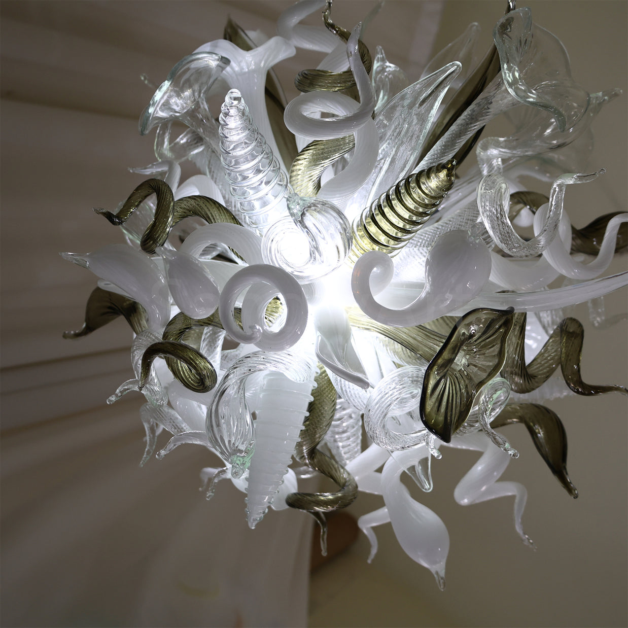 Fashion design white mixed green grey color hand made blown glass chihuly style art chandelier