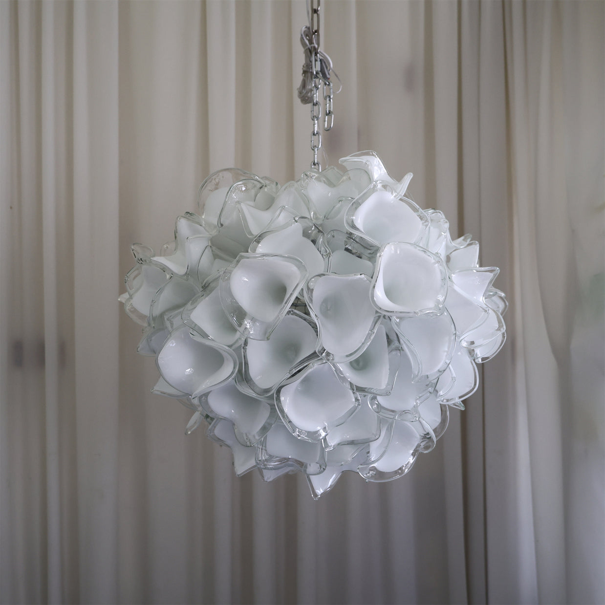 Custom modern design Dining room decoration White flower chandelier