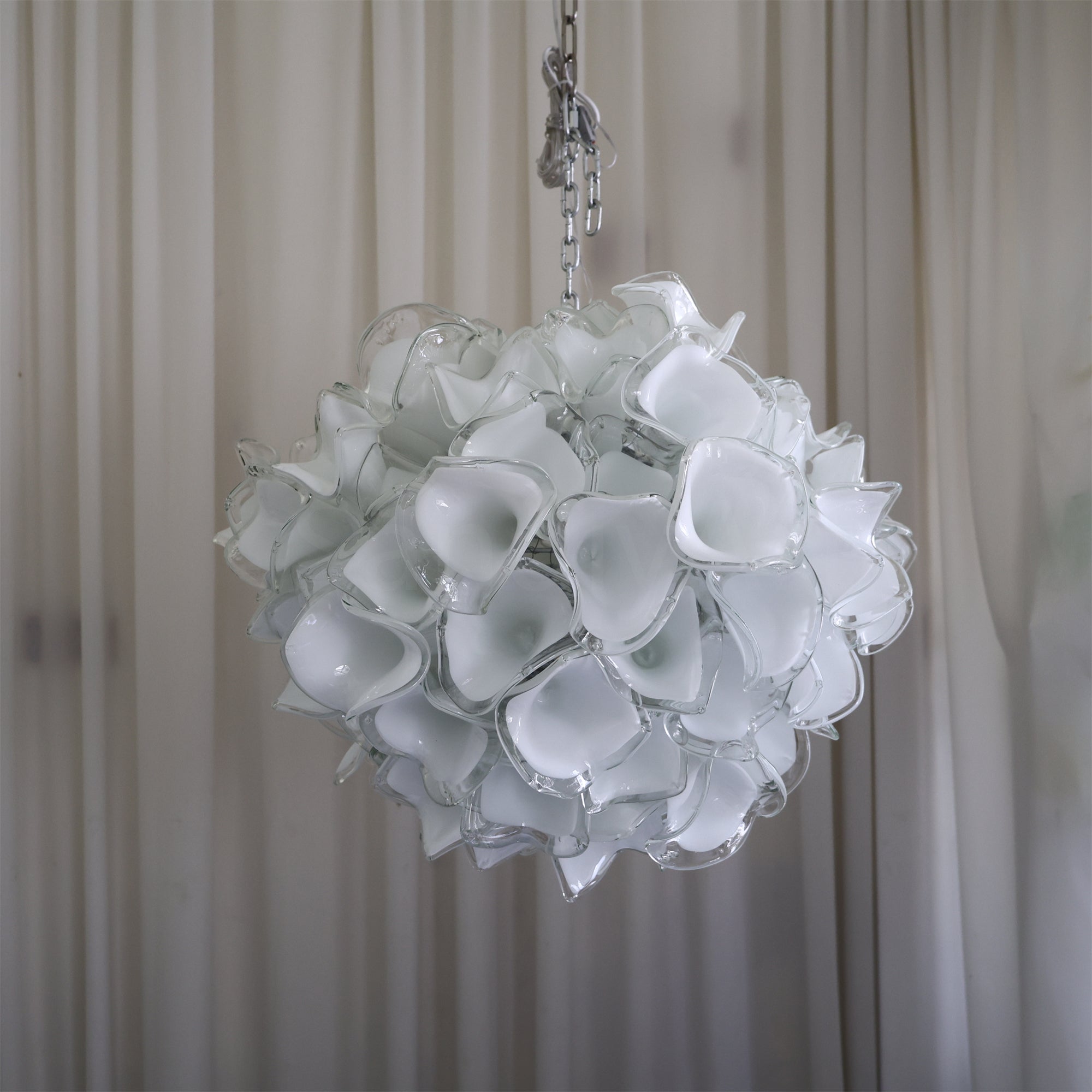 Custom modern design Dining room decoration White flower chandelier