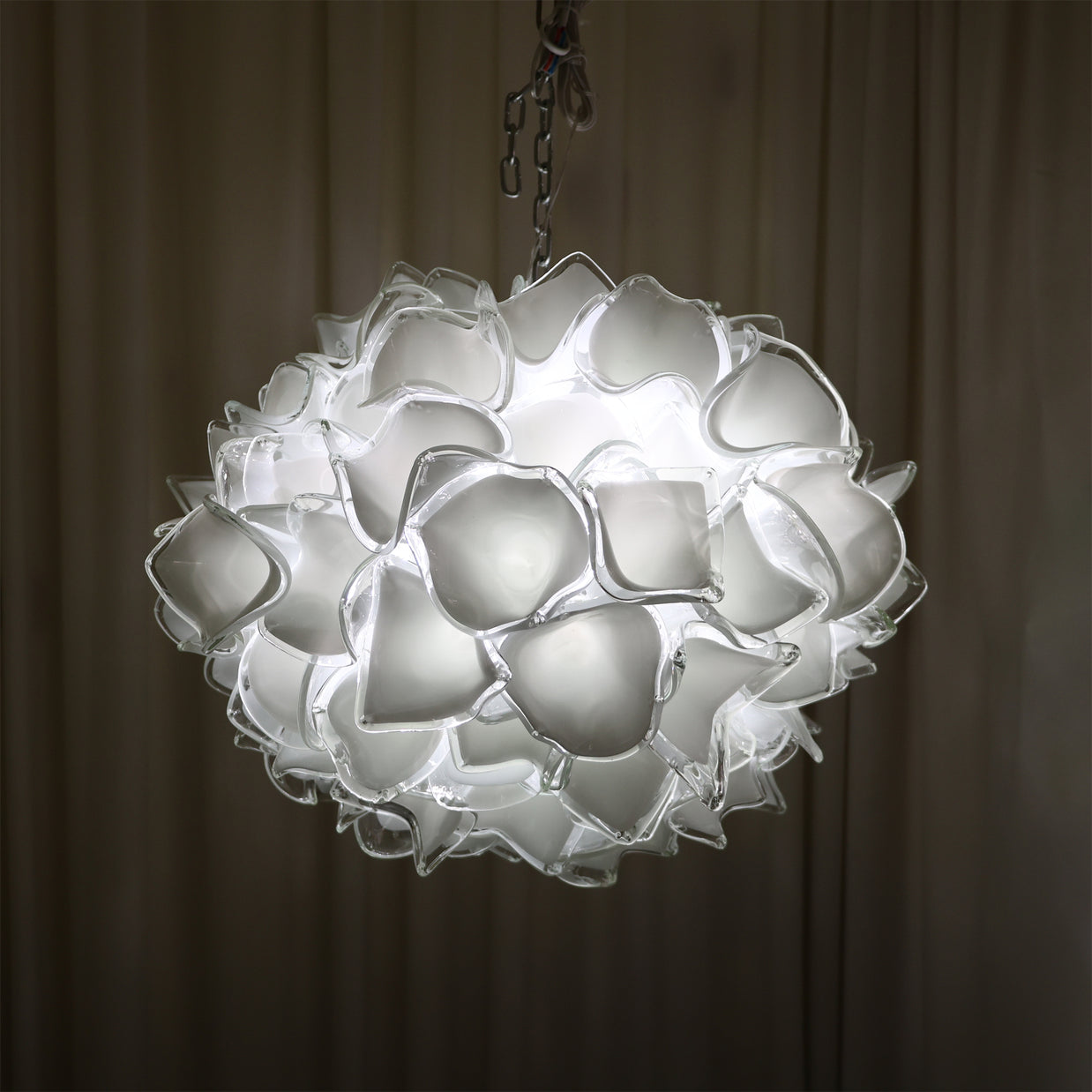 Custom modern design Dining room decoration White flower chandelier