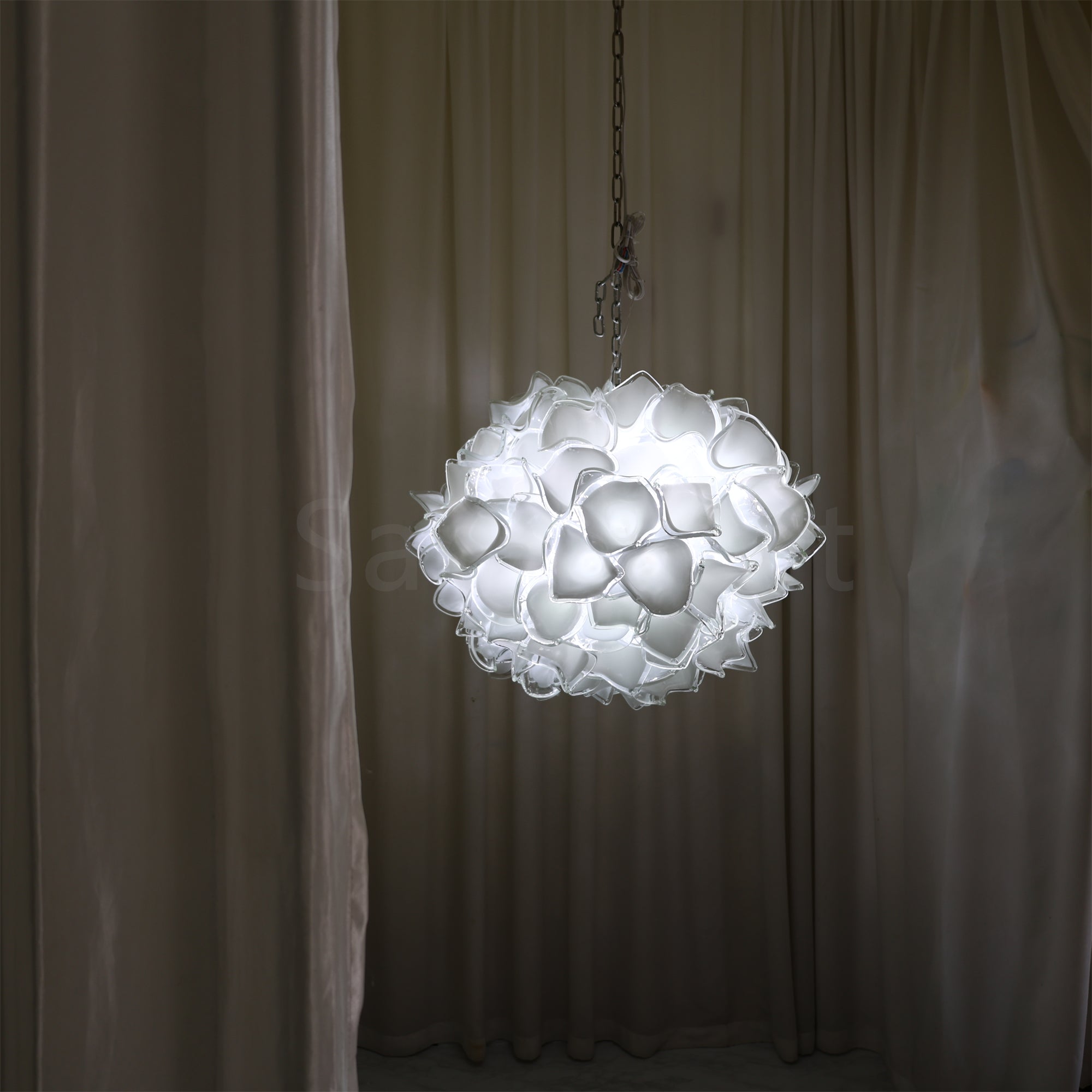 Custom modern design Dining room decoration White flower chandelier