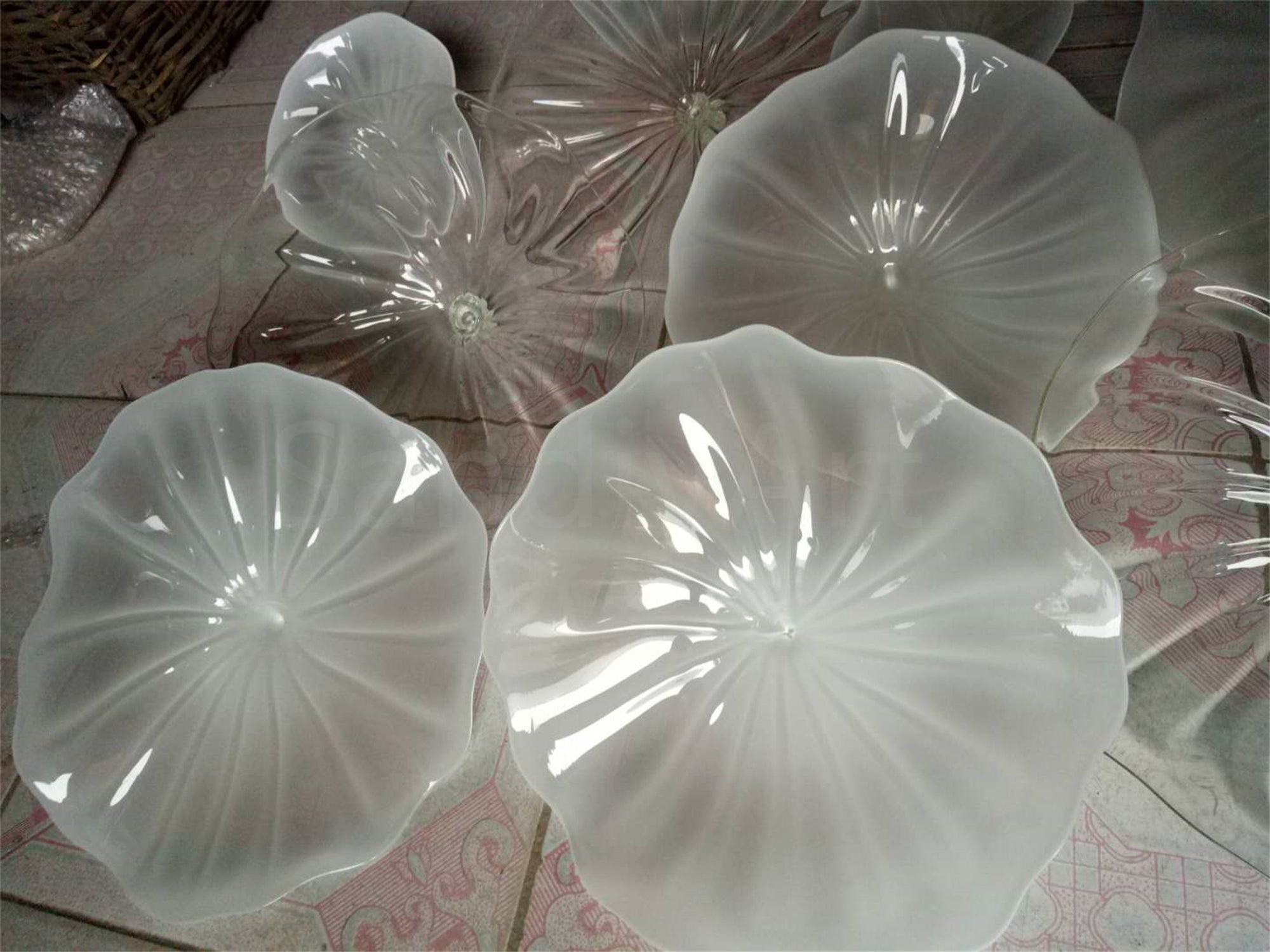 Hand made mouthblown glass white platters wall decoration Chihuly Persian plate